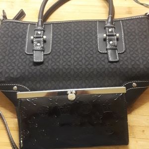 All black leather Relic purse